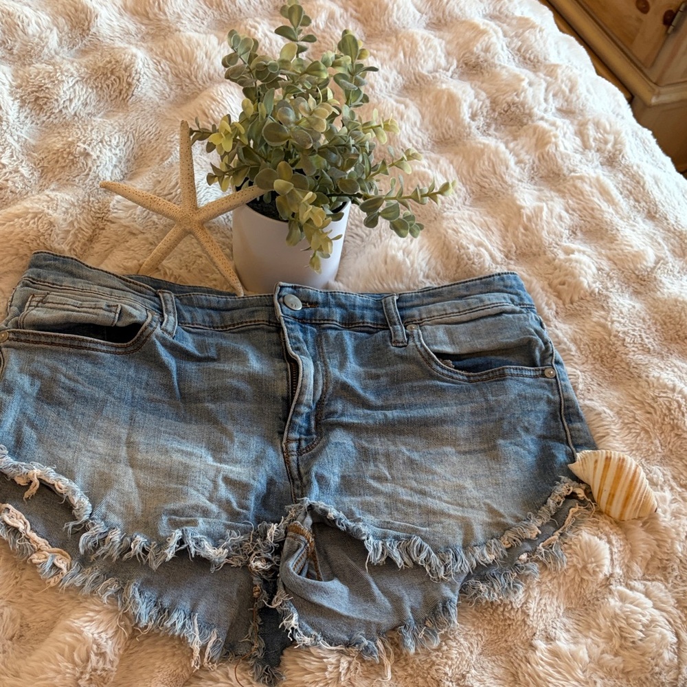 Casual Blue Distressed Jean Shorts